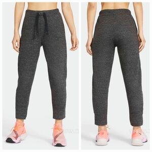 Nike Women's Therma Fit Knit Relaxed Tapered Charcoal Gray Jogger Pants Size S